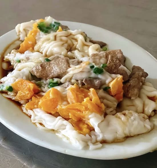 Salted Egg with Beef Slices  / 网红咸蛋牛肉肠